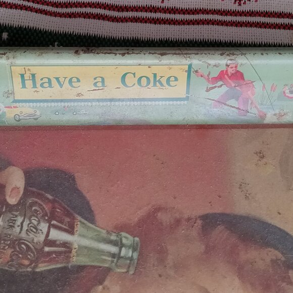 Vintage Coca Cola serving tray "Thirst Knows No Season" shows wear from age - Picture 2 of 4